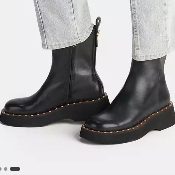 Coach Boots - Picture 4 of 10